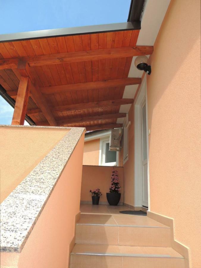 Apartment Cindy Lovran Exteriör bild